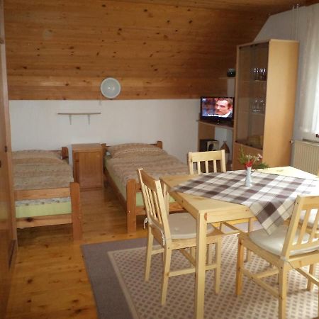 ゴレンスカ地方Apartma Podlogar Golica Triglavアパートメント エクステリア 写真